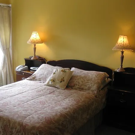 Guest house Glebe House