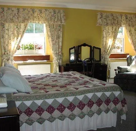 Guest house Glebe House